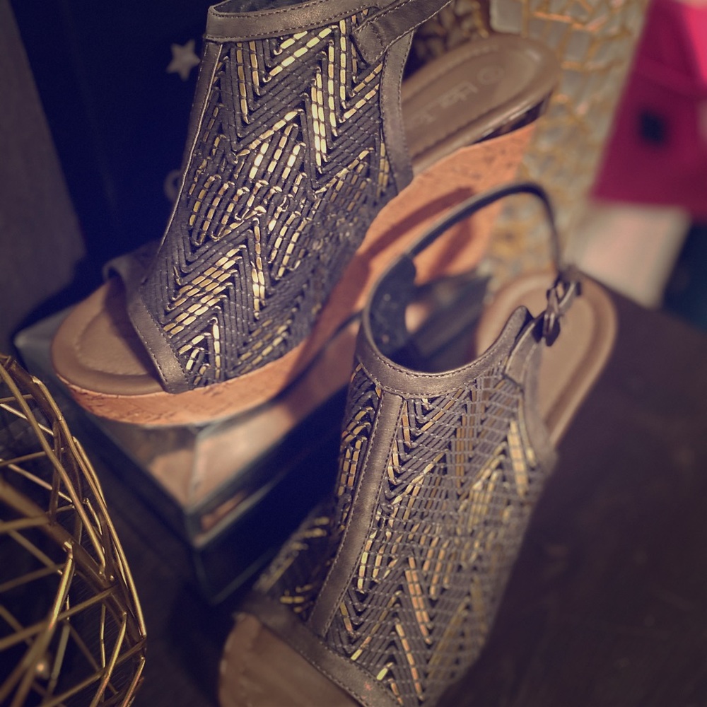 💛Gold and gray wedges